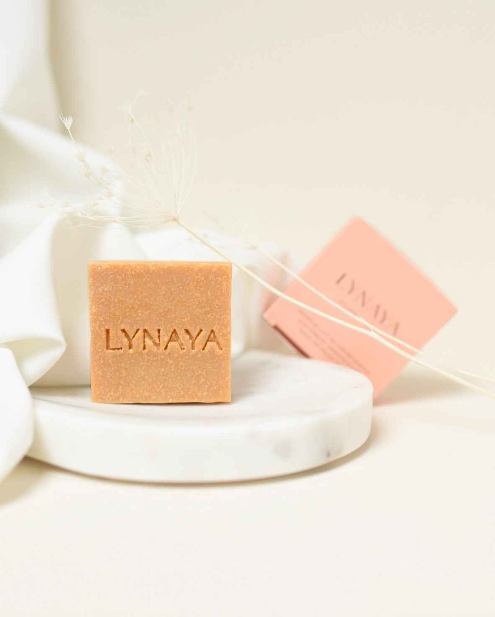 Savon visage à la tomate - Teint terne